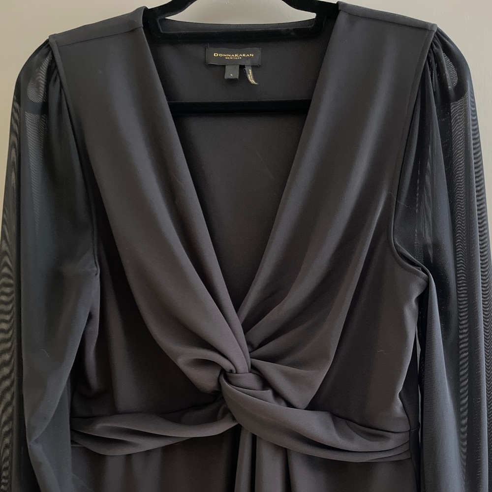 Donna Karan Front Twist Rushed Top, Size L - Picture 3 of 6